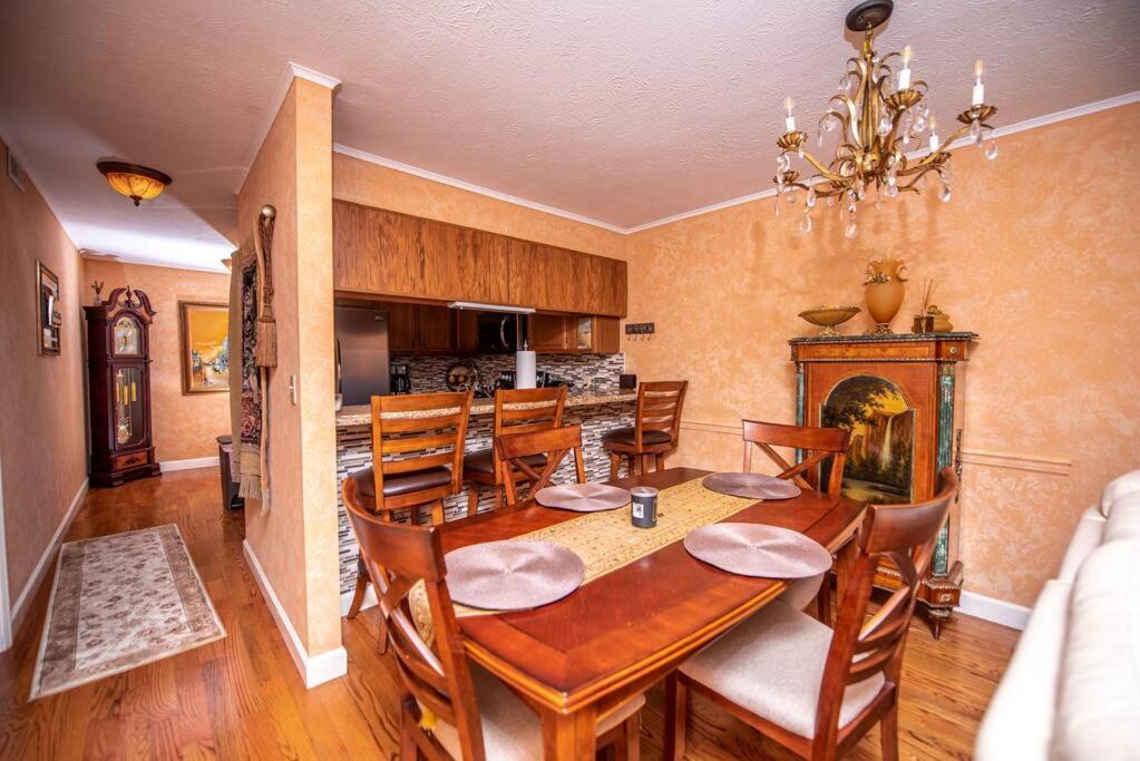 City & Mountain View 5 Mins From Downtown Gatlinburg Bagian luar foto