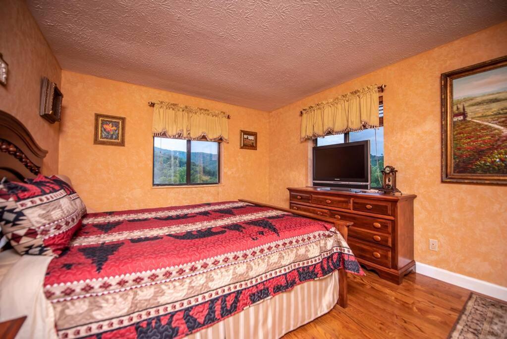 City & Mountain View 5 Mins From Downtown Gatlinburg Bagian luar foto