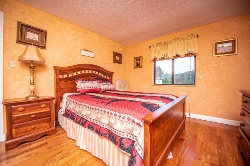 City & Mountain View 5 Mins From Downtown Gatlinburg Bagian luar foto