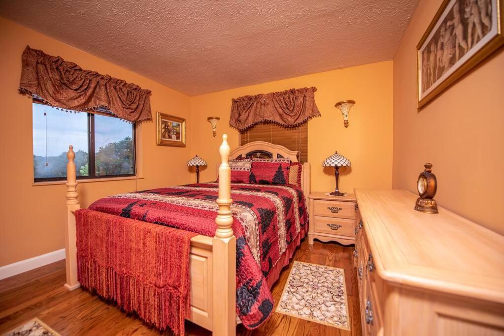 City & Mountain View 5 Mins From Downtown Gatlinburg Bagian luar foto