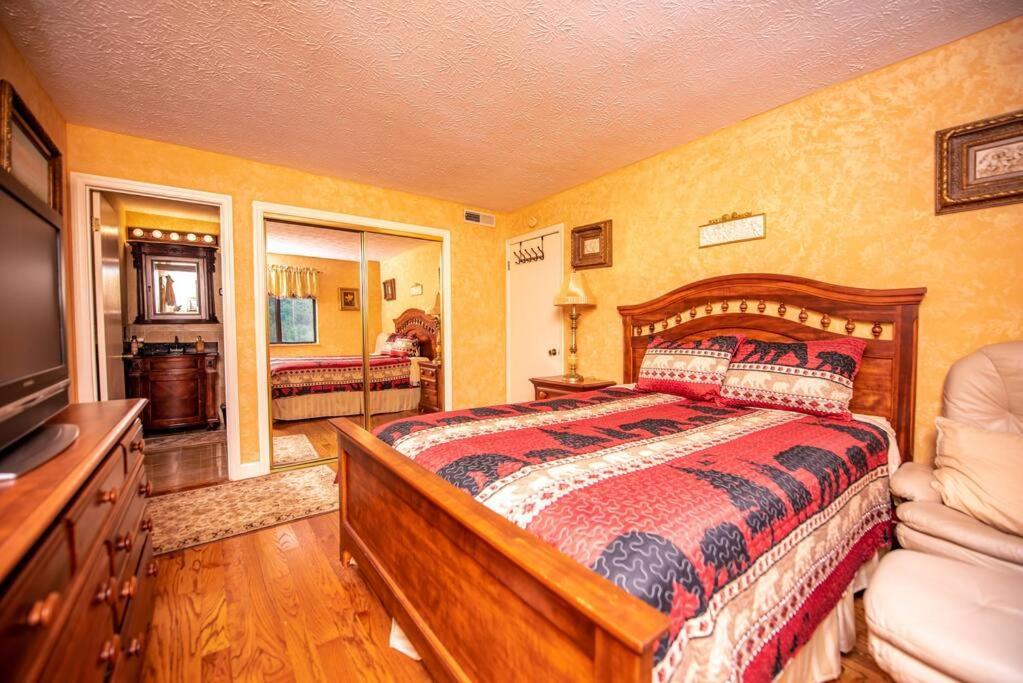 City & Mountain View 5 Mins From Downtown Gatlinburg Bagian luar foto