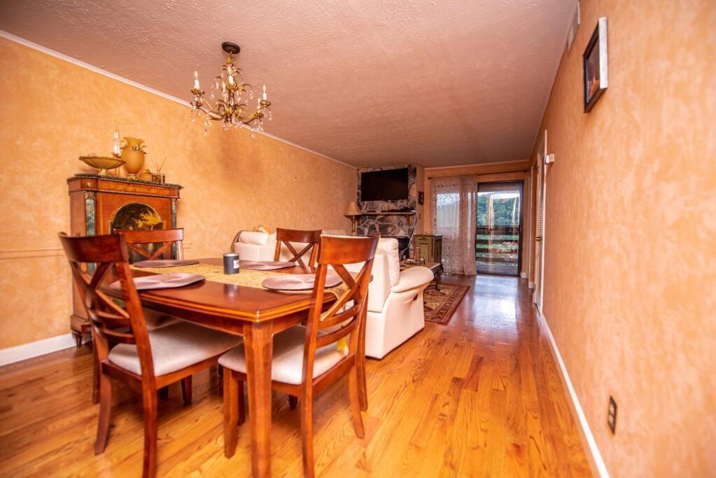 City & Mountain View 5 Mins From Downtown Gatlinburg Bagian luar foto